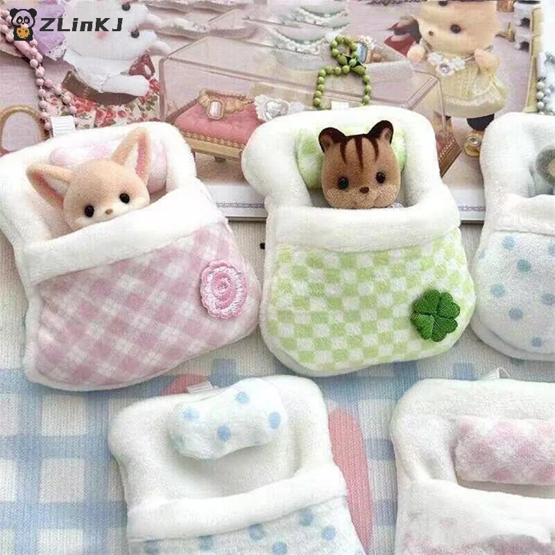 Bedroom Furniture - Urocza pluszowa lalka w kształcie czterolistnej